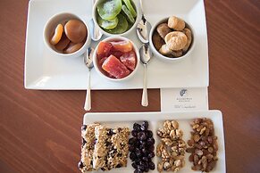 Alexander Beach Hotel & Village Resort