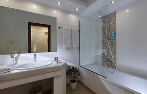 Alexander Beach Hotel & Village Resort