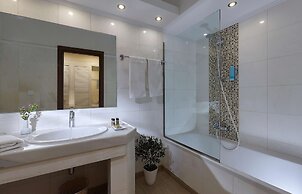 Alexander Beach Hotel & Village Resort