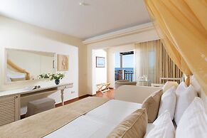 Alexander Beach Hotel & Village Resort