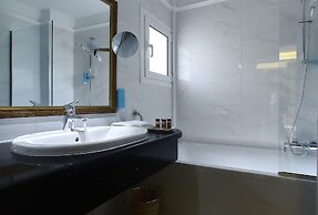 Alexander Beach Hotel & Village Resort