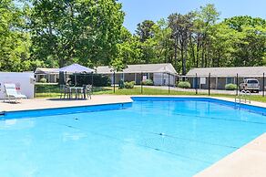 Blue Dolphin Inn