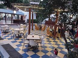 Rezeiky Hotel And Camp Luxor