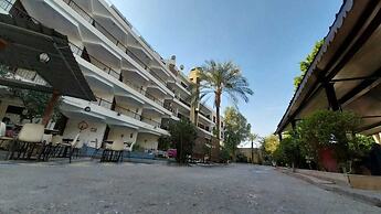 Rezeiky Hotel And Camp Luxor