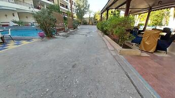 Rezeiky Hotel And Camp Luxor