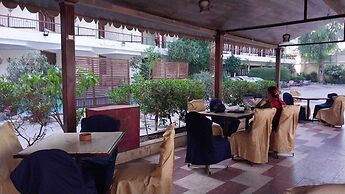 Rezeiky Hotel And Camp Luxor