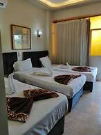 Rezeiky Hotel And Camp Luxor