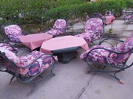 Rezeiky Hotel And Camp Luxor