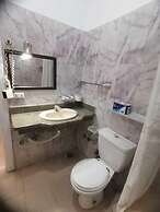 Rezeiky Hotel And Camp Luxor