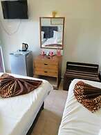 Rezeiky Hotel And Camp Luxor