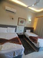 Rezeiky Hotel And Camp Luxor