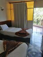 Rezeiky Hotel And Camp Luxor