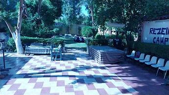 Rezeiky Hotel And Camp Luxor