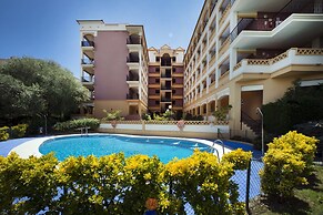 Apartamentos Leo Canela