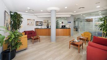 Apartamentos Leo Canela