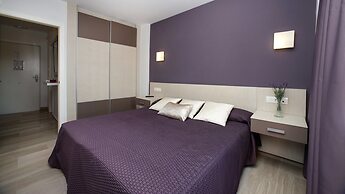 Apartamentos Leo Canela