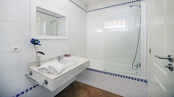 Apartamentos Leo Canela