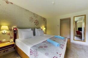 ROBINSON ÇAMYUVA Adults Only- All Inclusive