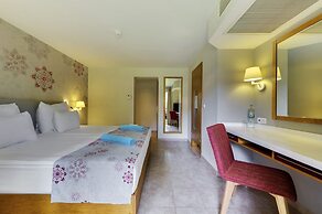 ROBINSON ÇAMYUVA Adults Only- All Inclusive