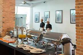 Mekong Angkor Palace Hotel