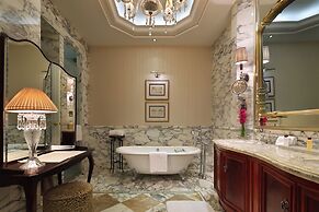 Waldorf Astoria Shanghai on the Bund