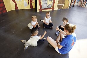 ROBINSON PAMFILYA - All Inclusive