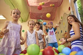 ROBINSON PAMFILYA - All Inclusive