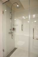 AR Suites Fontana Bay