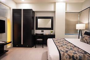AR Suites Fontana Bay