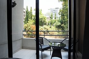 AR Suites Fontana Bay