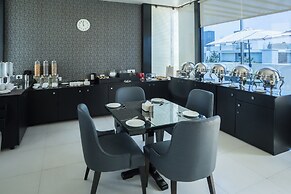 AR Suites Fontana Bay