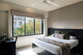 AR Suites Fontana Bay