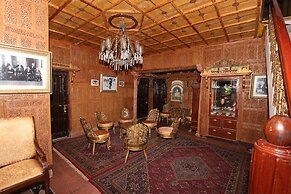 WelcomHeritage Grace Hotel