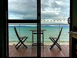 Swansea Beach Chalets