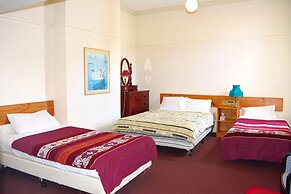 Hotel Georgian Court Bed & Breakfast, East Melbourne, Australia ...