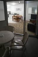 Airlie Seaview Apartments
