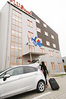 Plus Hotel
