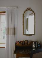 Rothman Manor Guest House