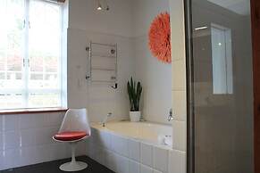 Rothman Manor Guest House