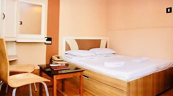 Hotel Maneck