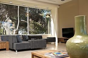 Sikyon Coast Hotel & Resort