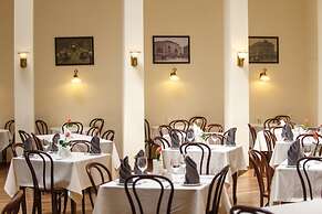George Hotel