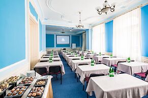 George Hotel