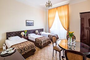 George Hotel