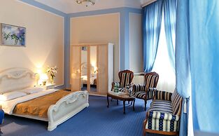 George Hotel