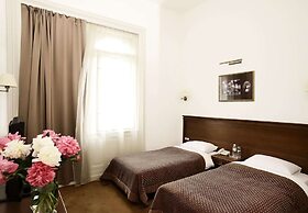 George Hotel