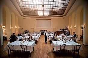 George Hotel