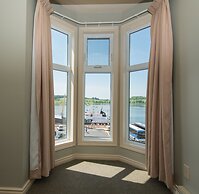 Brigantine Inn & Suites