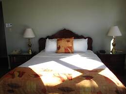 Brigantine Inn & Suites