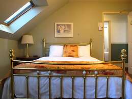 Brigantine Inn & Suites